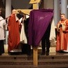 Wielki Piątek. Liturgia w Archikatedrze Chrystusa Króla w Katowicach