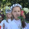 Dzieci z różami na powitanie obrazu Czarnej Madonny