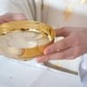 Bp Śmigiel: 1 listopada katolik ma obowiązek uczestniczenia w Mszy świętej