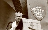 „Towarzysze, mamy problem” – tak komuniści reagowali na wybór Karola Wojtyły