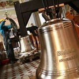 Nowe dzwony w kościele w Nakle Śląskim