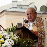 Kard. Dziwisz w obiektywie "Gościa Niedzielnego"