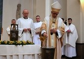 Abp Skworc w czasie Mszy Krzyżma: Pielęgnujcie apostolstwo bliskości