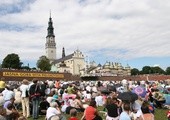 Coraz więcej pielgrzymek przybywa na Jasną Górę