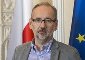 Są nowe decyzje dot. obostrzeń. Szczyt trzeciej fali przetacza się przez szpitale
