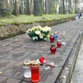Memoriał przedstawił księgę o ofiarach zbrodni katyńskiej pochowanych w Miednoje
