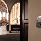 Kamery nagrały, jak kradł w kościele