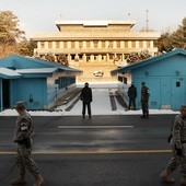 Korea Płn.: Dekada rządów Kim Dzong Una - rozwinął broń jądrową, kraj pogrążył się w zapaści