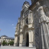 Renesans francuskich katedr. Rekordowe liczby pielgrzymów i turystów