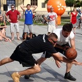 Charytatywny streetball dla Kryspina