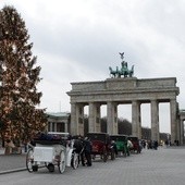 Ciężarówka wjechała w tłum ludzi na jarmarku Bożonarodzeniowym w Berlinie