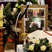 Pogrzeb ks. Marcina Gruszki. W momencie śmierci majestat Boga objawia się żywy