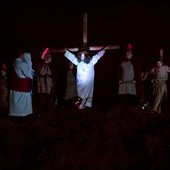Miłosierdzie zawisło na krzyżu
