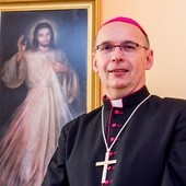 bp Janusz Ostrowski