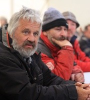 Poznać, przytulić, pokochać! Współcześni samarytanie