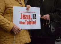 Koronka do Bożego Miłosierdzia na ulicach miast świata