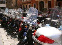 Ratownicy medyczni na motocyklach skrócą czas dotarcia z pomocą
