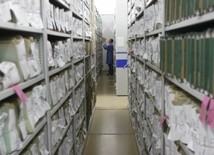 IPN: Kolejne dokumenty od Kiszczaka włączone do archiwów