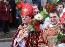 Obchody Niedzieli Palmowej pod przewodnictwem bp. Romana Marcinkowskiego