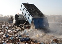 Przez kulawy recykling toniemy w śmieciach