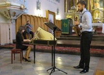 W niedzielę 9 sierpnia wystąpili: Natalia Drozen-Czaplińska – szpinet i Michał Czapliński – saksofon, fagot, flet