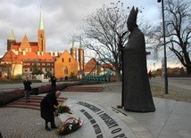Wrocław. Obchody 50. rocznicy śmierci kard. Bolesława Kominka