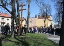 Maków Mazowiecki. Poświęcenie krzyża morowego