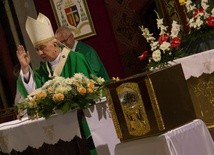 Msza św. dziękczynna w 100-lecie kościoła NMP Królowej Polski