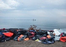 "Papież uchodźców" poleci na Lesbos