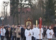 Pierwsza Droga Światła w Nasielsku wiodła z kościoła św. Wojciecha na cmentarz parafialny