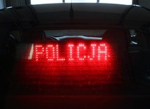 Mężczyźni podróżujący z detektorem urządzeń szpiegowskich trafili do aresztu