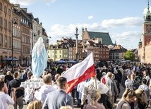 Procesja różańcowa w Warszawie