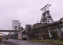Ciała pięciu górników z Pniówka przetransportowane na powierzchnię
