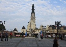 Pielgrzymka na Jasną Górę. Wejście na szczyt