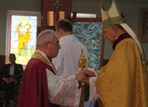Abp Mokrzycki w Mławie: Czym Jan Paweł II żył, tym wciąż nas karmi