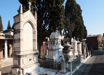 27 marca włoscy biskupi pomodlą się na cmentarzach