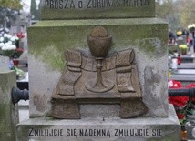 Pomnik nagrobny ks. Ignacego Łukaszewskiego, dziekana i proboszcza w Gostyninie
