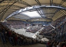 Praktyki religijne w Polsce idą w górę