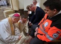 Bp Olszowski: Eucharystia daje siły do służby, do bezinteresowności