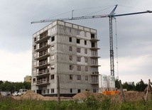 Emilewicz: W Polsce brakuje 2 mln mieszkań