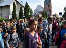Kilka tysięcy dzieci i młodzieży wzięło udział w pielgrzymce do Przasnysza i Rostkowa, która odbywała się pod hasłem: "Jestem dzieckiem Boga"