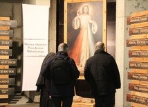 W sanktuarium Bożego Miłosierdzia w Płocku