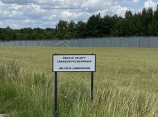 Żaryn: zakończono budowę bariery ochronnej na granicy z Białorusią
