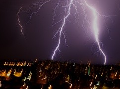 Bangladesz: 14 ofiar śmiertelnych uderzeń piorunów