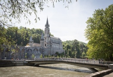 Piękna Pani z Lourdes