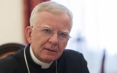 Abp Jędraszewski: Kościół musi być nieskazitelnie stanowczy w walce