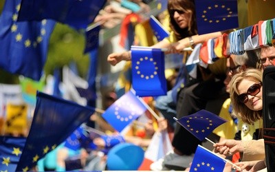 Sondaż: 38,1 proc. badanych za zwiększeniem zakresu kompetencji państw członkowskich UE