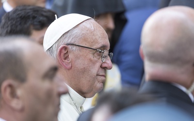 Kimże jest człowiek? – pytał papież w miejscu, gdzie trzęsła się ziemia