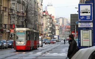 Śląskie. Ograniczenie liczby połączeń autobusowych i tramwajowych. Jest decyzja Zarządu Transportu Metropolitalnego