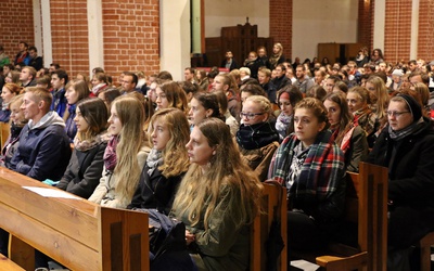 GUS: 61% Polaków jest w różnym stopniu zaangażowana religijnie